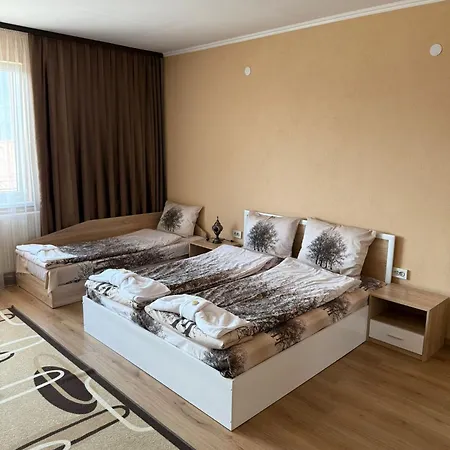 елеганс 3* סרניצה